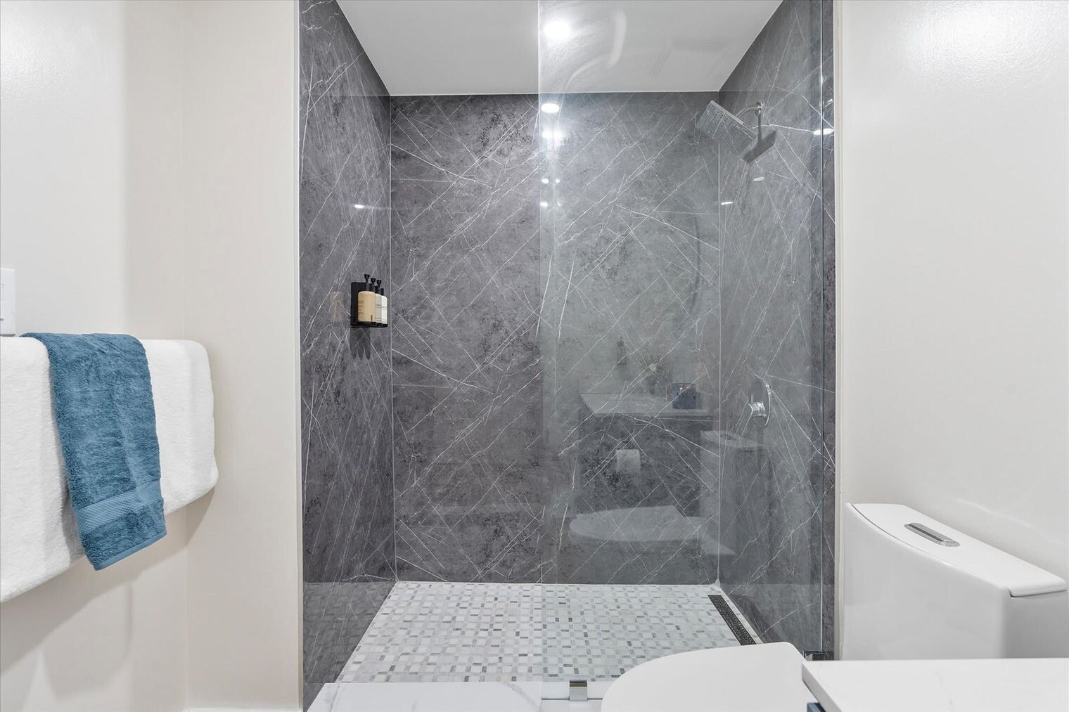 Building Photo - 2889 McFarlane Rd