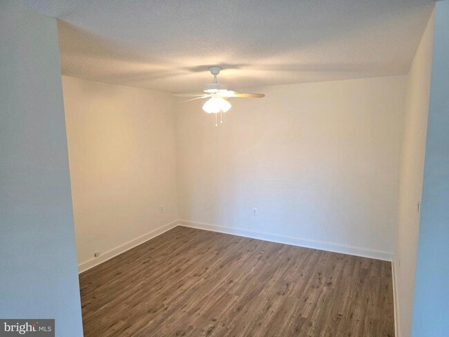 Building Photo - 1300 Army Navy Dr