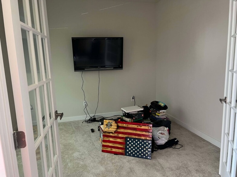 Building Photo - 111 Georgia Dr