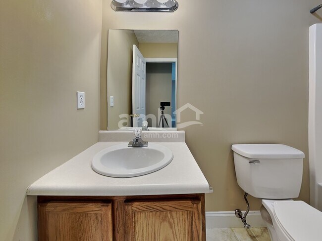 Building Photo - 112 Rouen Ct