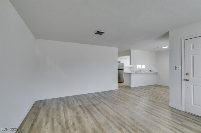Building Photo - 6932 Kilgore Dr