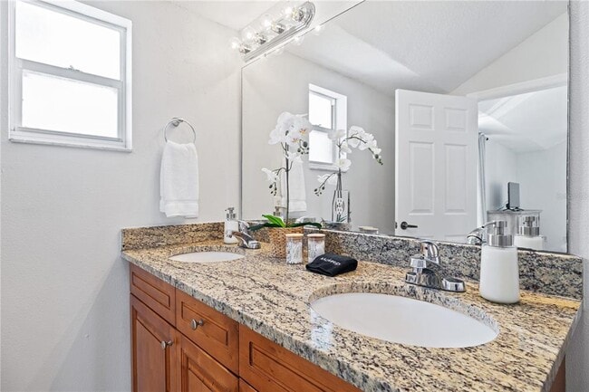 Building Photo - 9415 Citrus Glen Pl