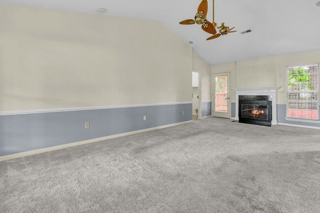 Building Photo - 182 Paddock Way