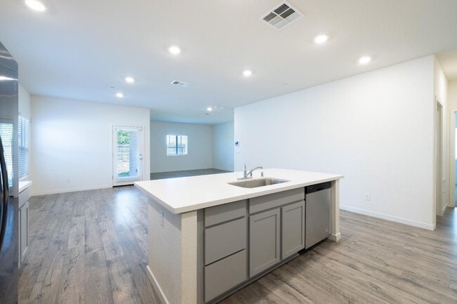 Building Photo - 2057 Skipper Cv Wy