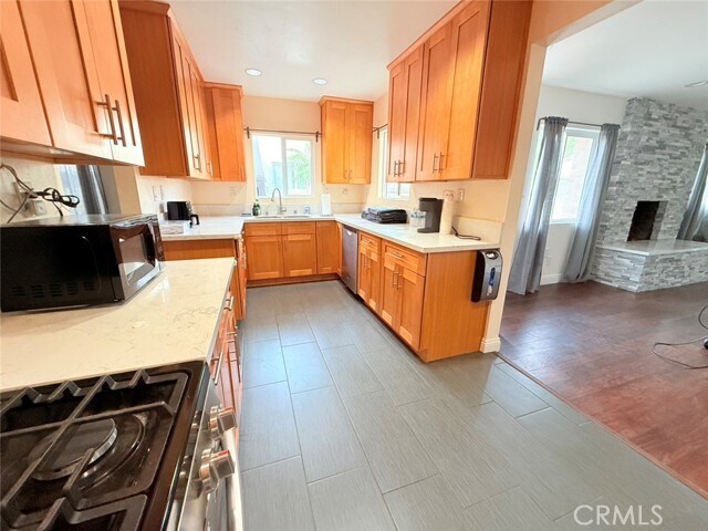 Building Photo - 4148 Lynd Ave