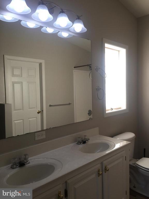 Building Photo - 7532 Cove Point Way