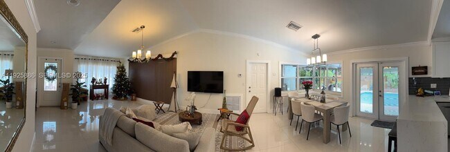 Building Photo - 9412 SW 127th Ave