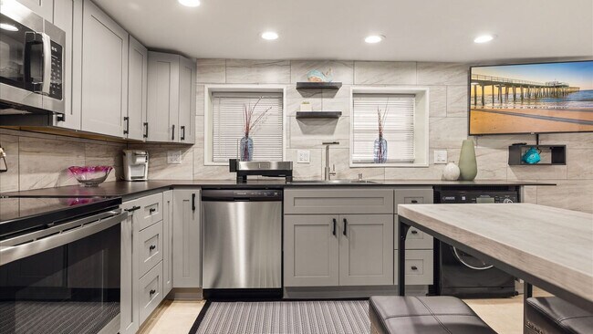 Building Photo - 27 S Oakland Ave