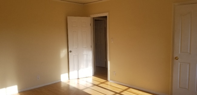 Building Photo - 501 Grove Pl