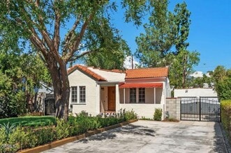 Building Photo - 787 Elmira St