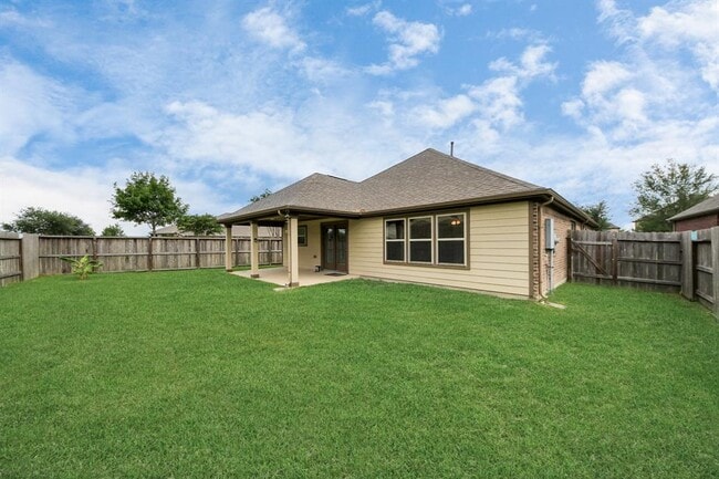 Building Photo - 3302 Regal Park Ln