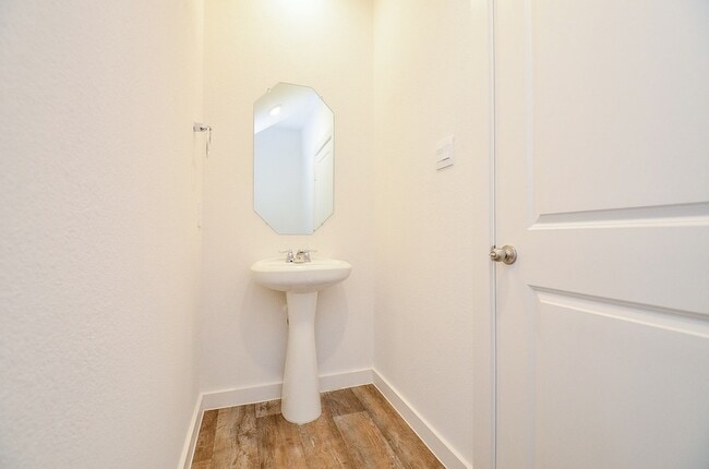 Building Photo - 8047 Marchese Dr