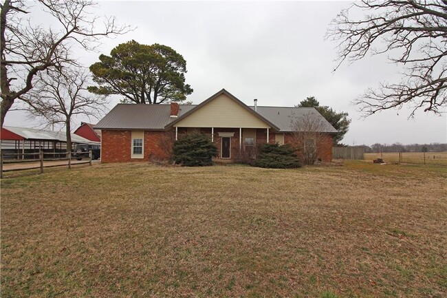 Primary Photo - 2210 Kinyon Rd