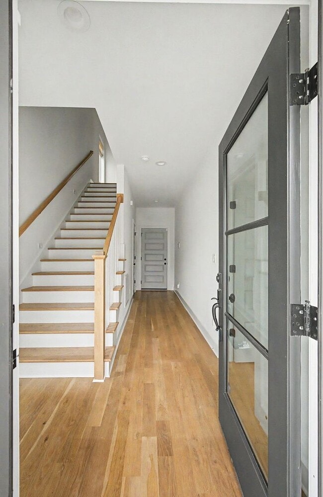 Building Photo - Stunning 3BR/3.5BA contemporary condo in the heart of Wedgewood-Houston!