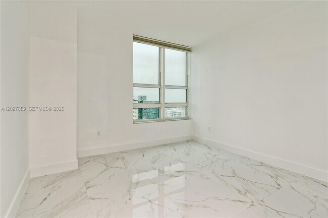 Building Photo - 951 Brickell Ave