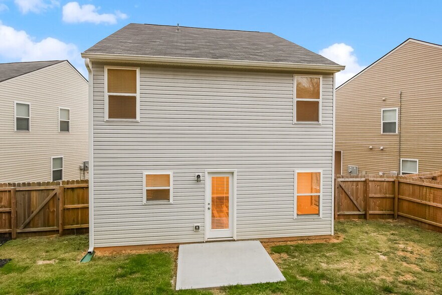 Building Photo - 32 Everett Cir