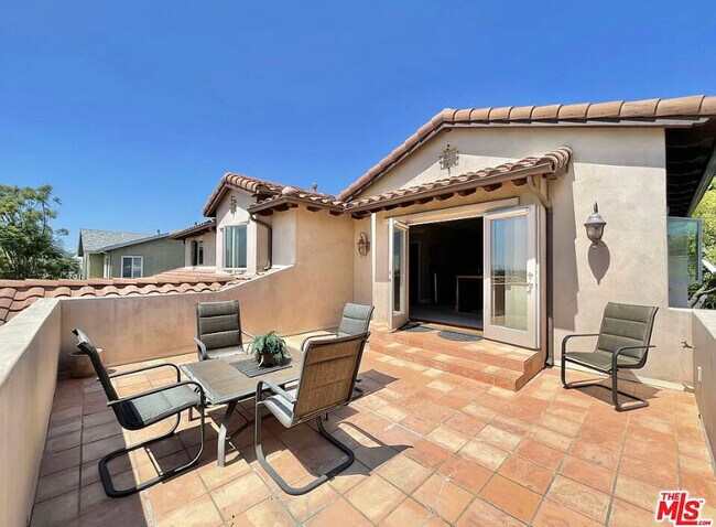 Building Photo - 3250 Midvale Ave