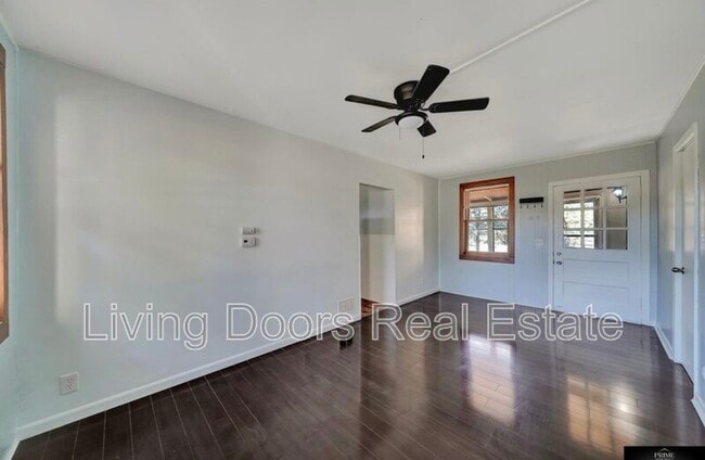 Building Photo - 350 S 38th St
