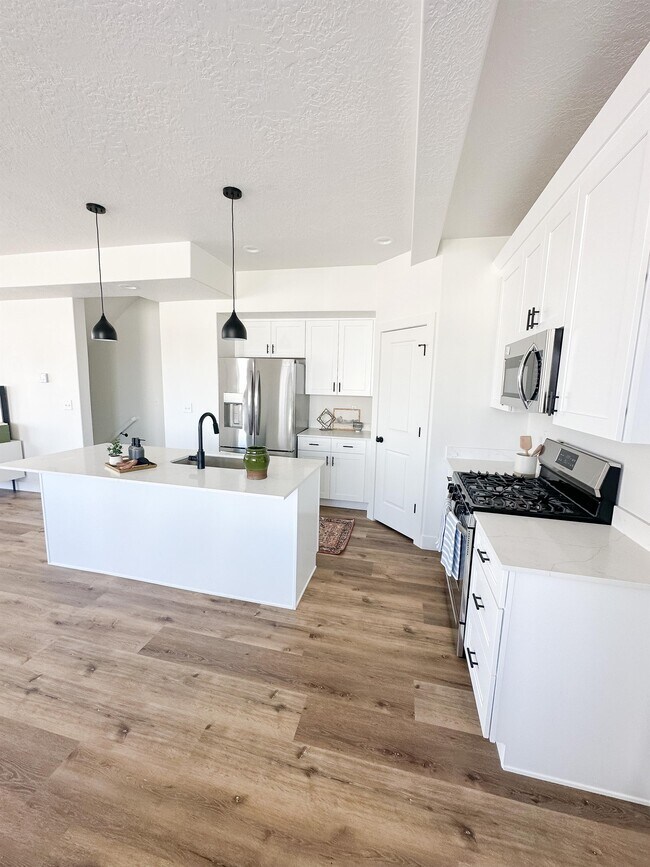 Building Photo - 1798 N 510 W