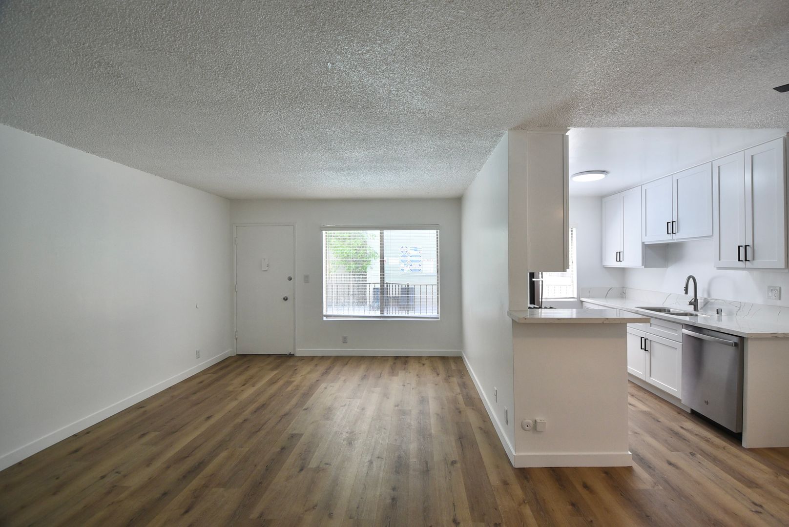 Building Photo - 11255 Camarillo St
