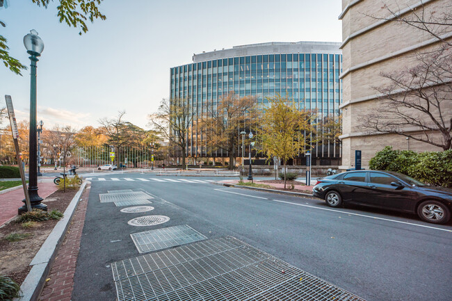 Building Photo - 515 22nd St NW