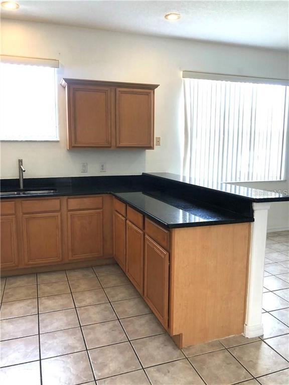 Building Photo - 1749 Golfview Dr