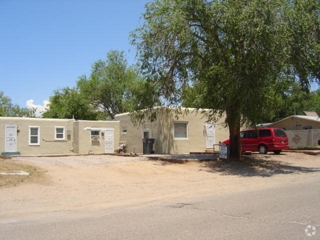Building Photo - 1513 Saunders Rd SW
