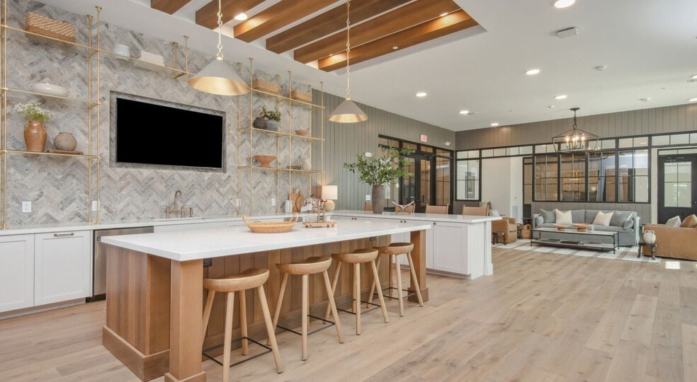 Building Photo - 1301 Leah Ave