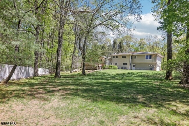 Building Photo - 275 Sycamore Ct