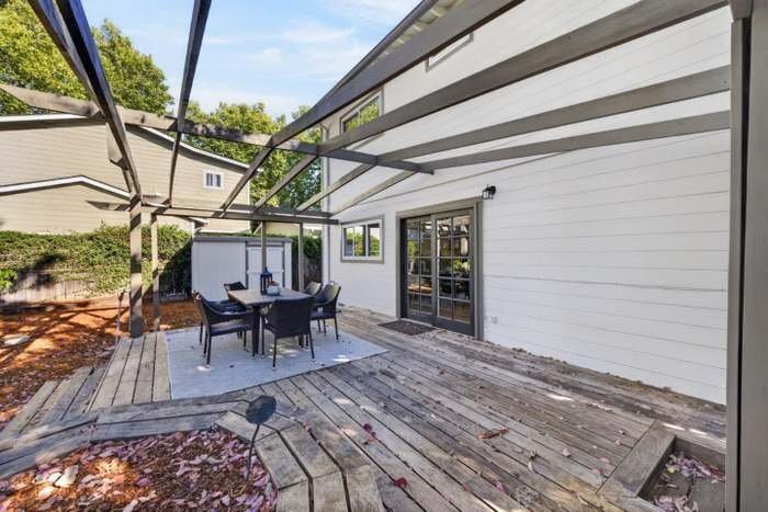 Building Photo - 333 Madrone St