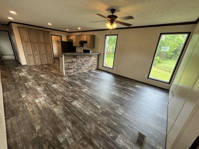 Building Photo - 1325 Wilson Rd