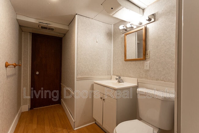 Building Photo - 1529 N 24th St