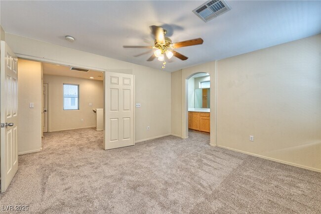 Building Photo - 3945 Bayamon St