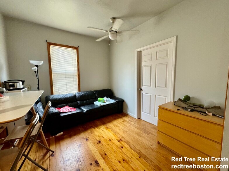 Primary Photo - 252 Cypress St