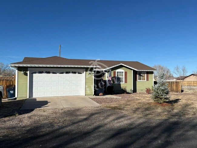 Building Photo - 844 Tori Cir