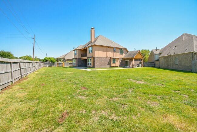 Building Photo - 6403 Edinburgh Ct