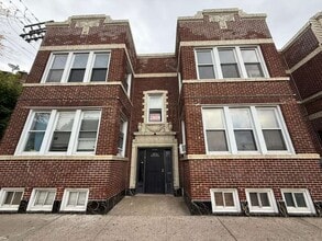 Building Photo - 5952 W Roosevelt Rd