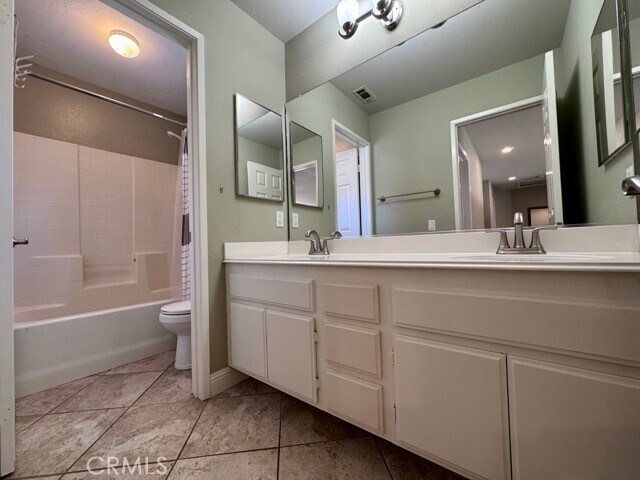 Building Photo - 30997 Oakhill Dr