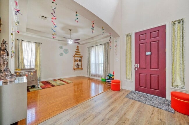 Building Photo - 3912 Coopers Hawk Cove