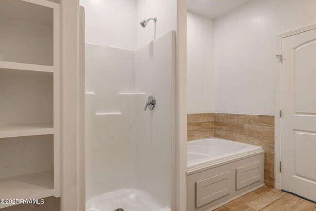 Building Photo - 109 Tyreek Dr