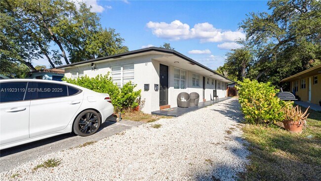 Building Photo - 32 SW 9th St