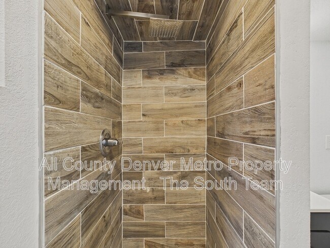 Building Photo - 2516 S Pagosa St