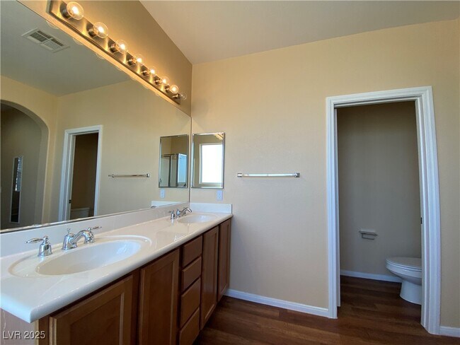 Building Photo - 744 Blue Barrel St