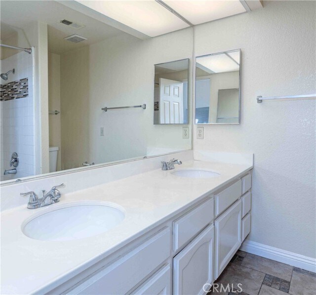 Building Photo - 2985 Amber Dr