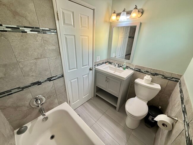 Building Photo - 4926 Crain St