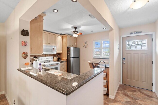 Building Photo - 2615 NE 1st Ct