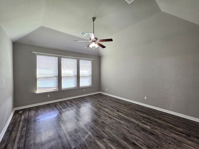 Building Photo - NEW IN MANAGEMENT - AVAILABLE NOW!