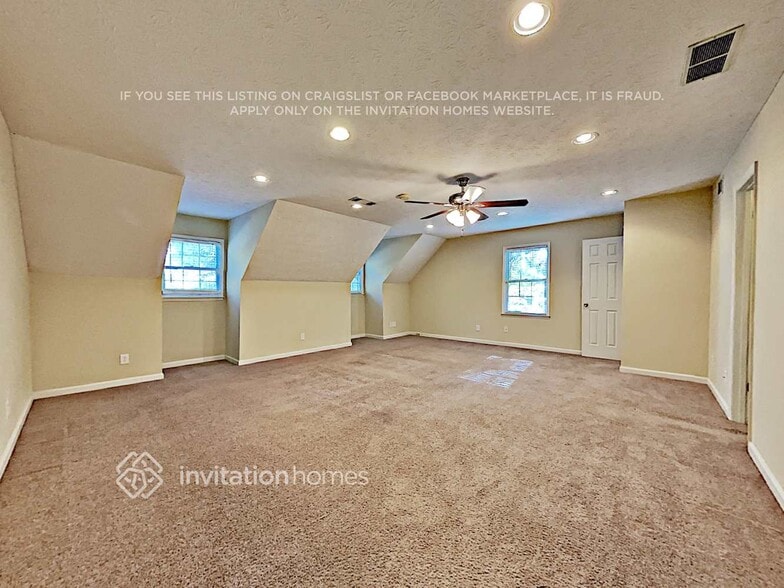 Building Photo - 131 Bentridge Ct