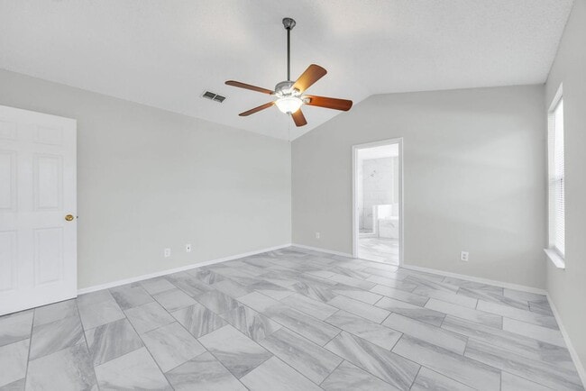 Building Photo - Nice 3/2.5 Home in East Orlando with 2-Car Garage