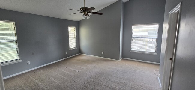 Building Photo - 10864 Steeding Horse Dr